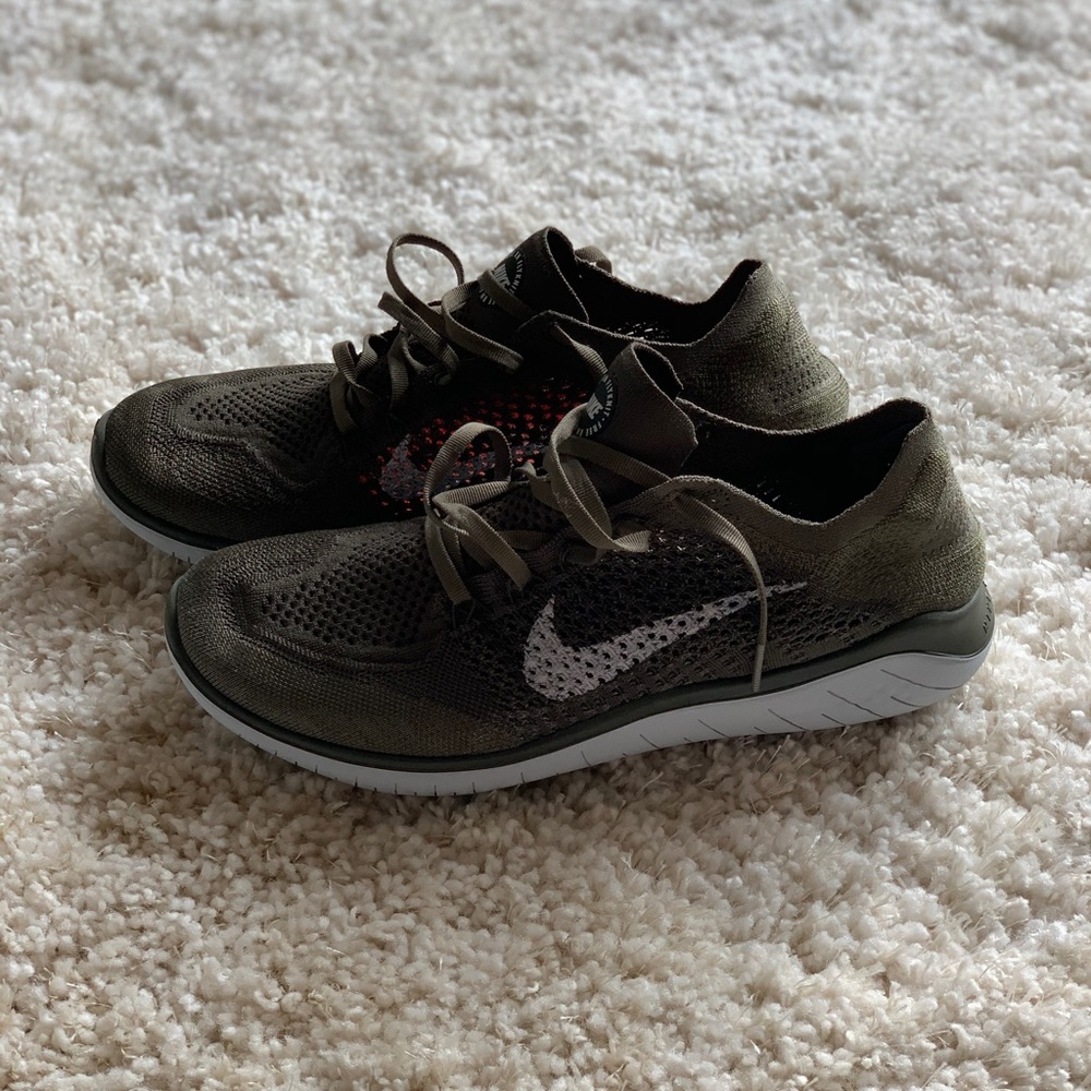 Nike running shoes - green